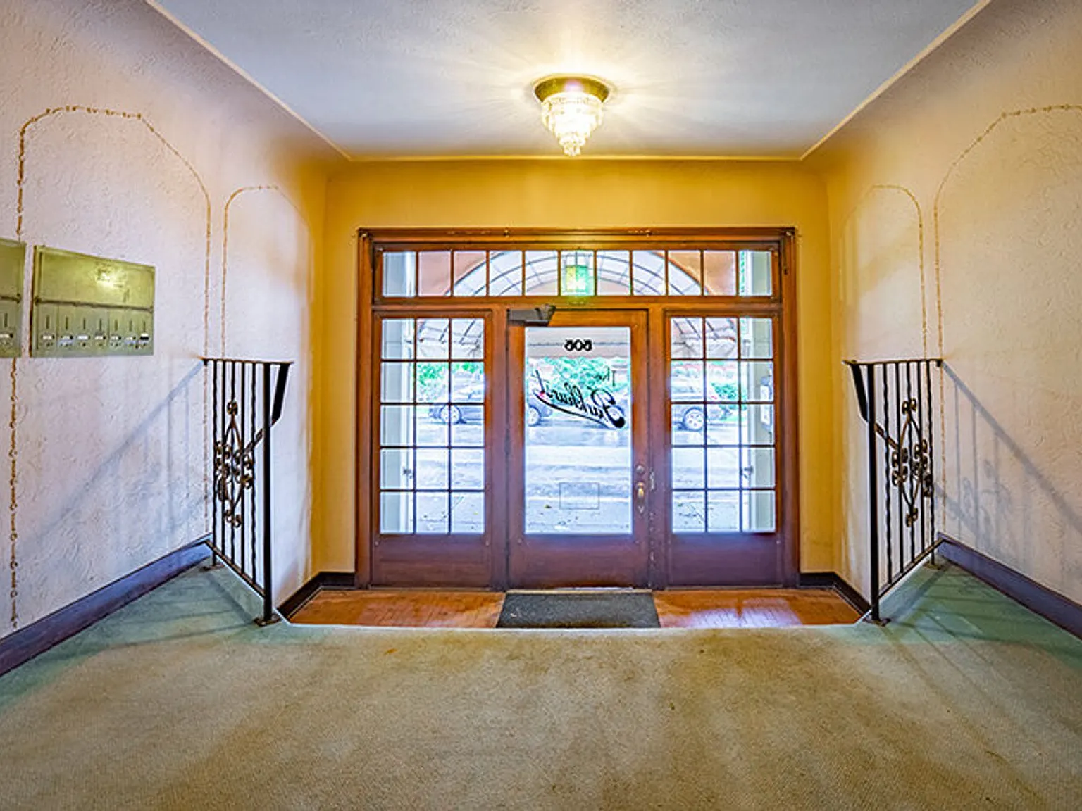 Parkhurst Apartments — Photo 3
