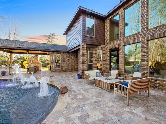 From this view you can see the bubblers and travertine decking which keeps cool even on the hottest of days.