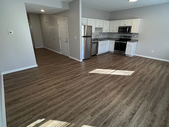 3rd image of 114 Washington St #114