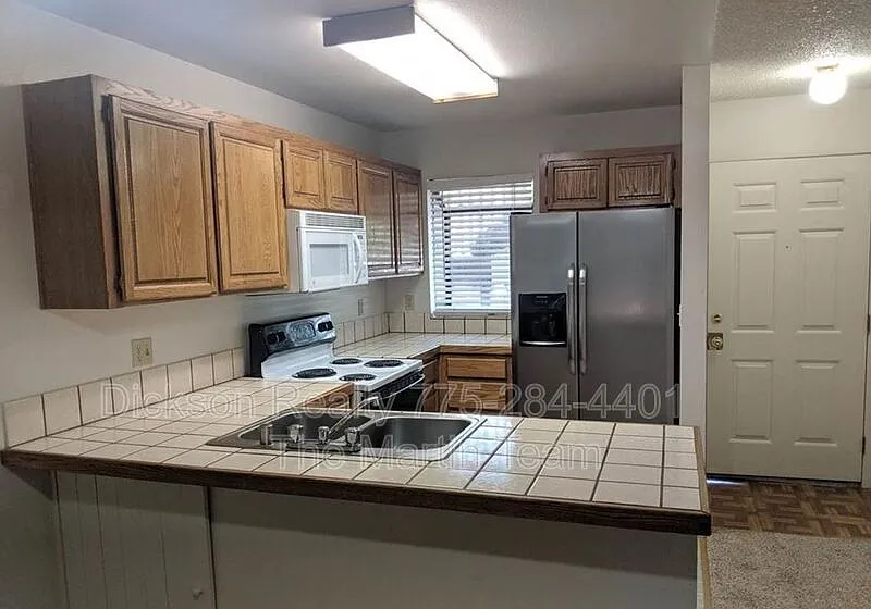 2 bed, 2.0 bath, 891 sqft, $1,755 — Photo 4