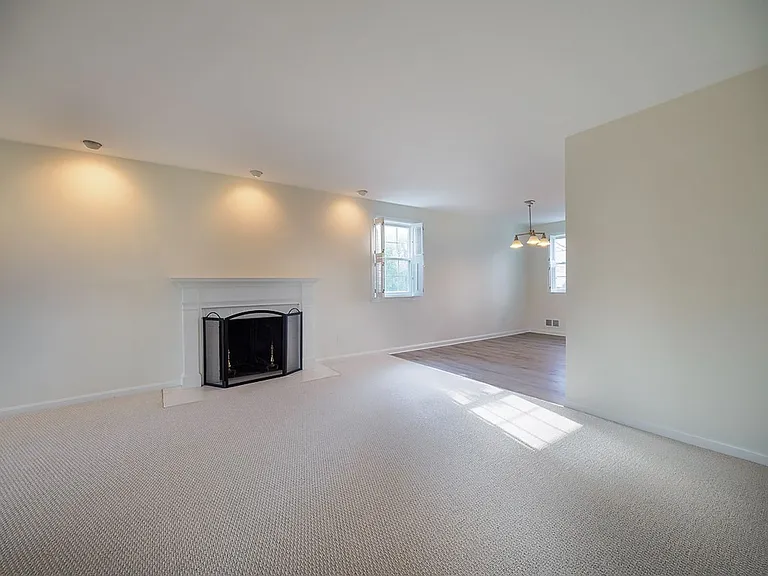 2702 Navarre Dr — Photo 5