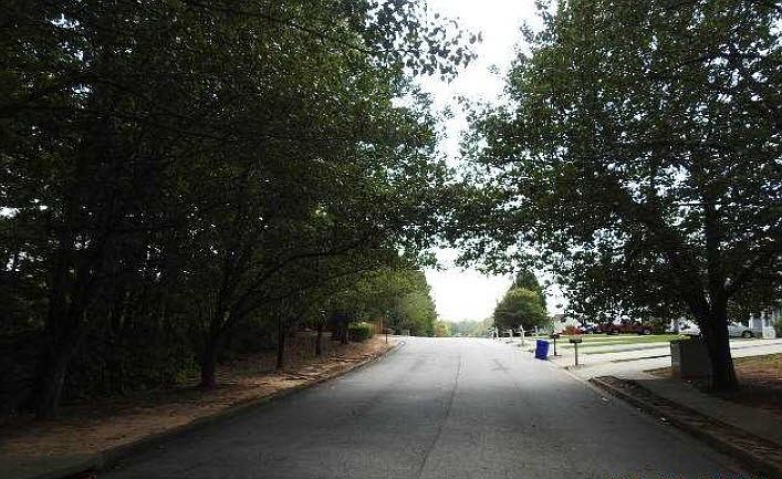 2nd image of 430 Parkway Rd