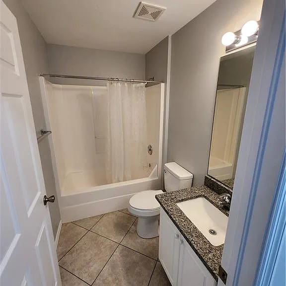 4126 SW 8th Pl — Photo 6