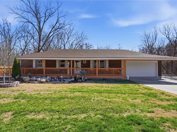 9851 Kansas Ave, Edwardsville, KS 66111