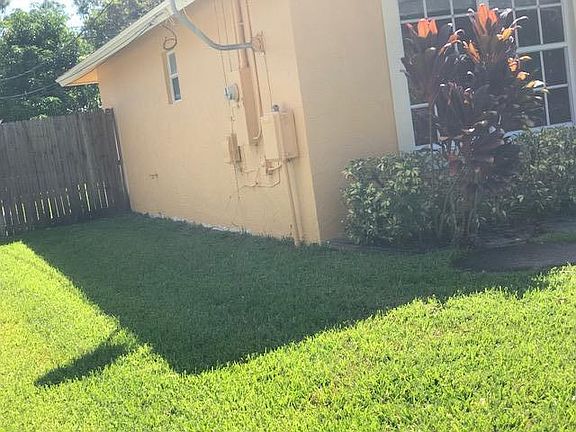 2nd image of 3013 SW Circle St