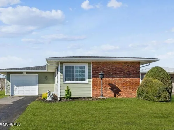 121 Whittier Road, Brick, NJ 08724