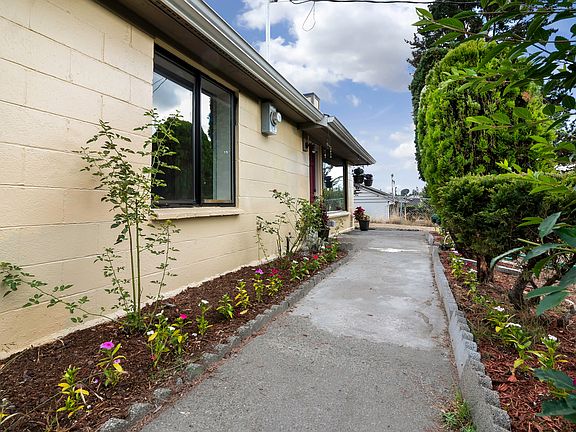 2nd image of 24305 59th Ave W