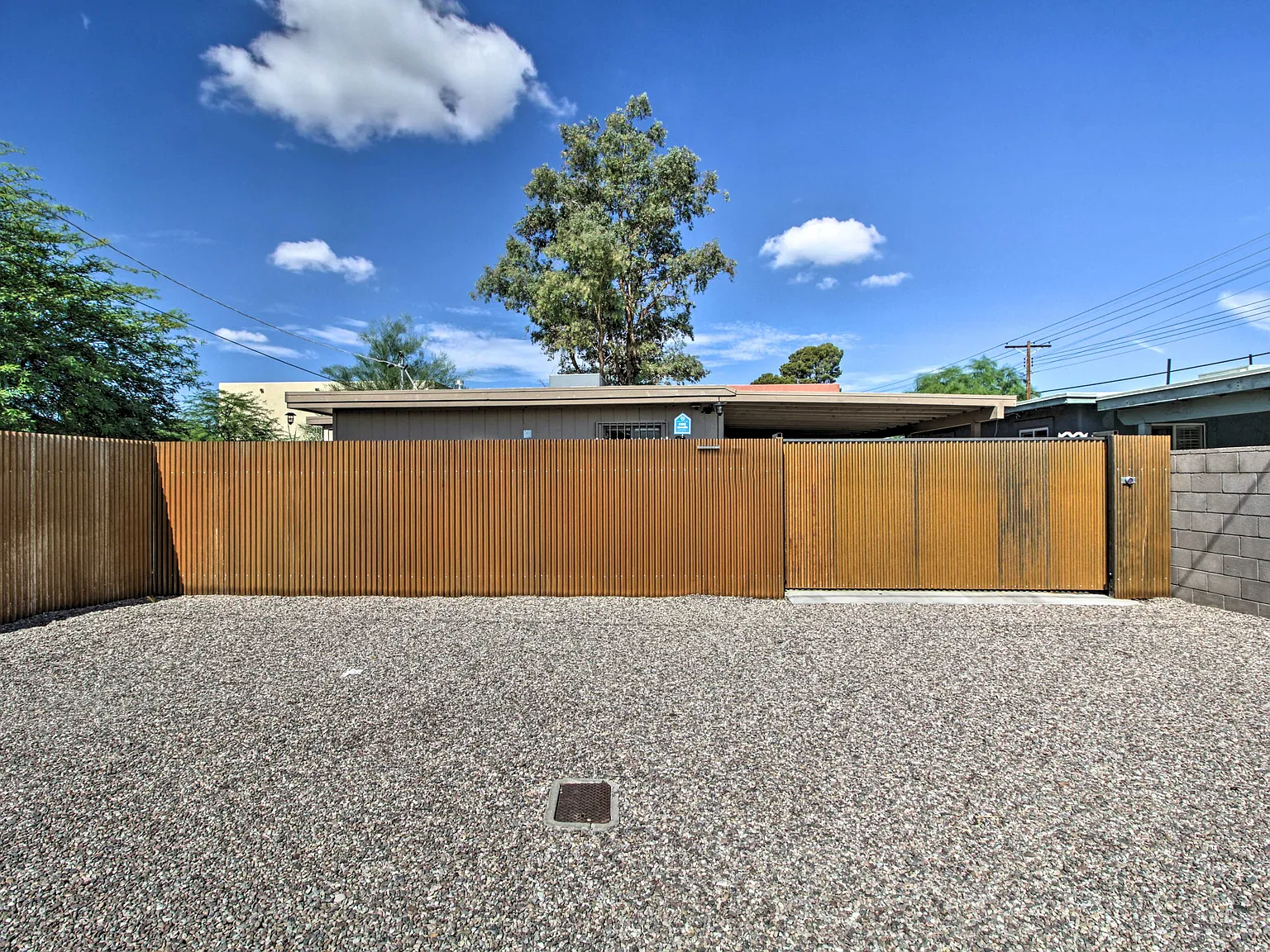 2 bed, 824 sqft, $1,500 — Photo 1