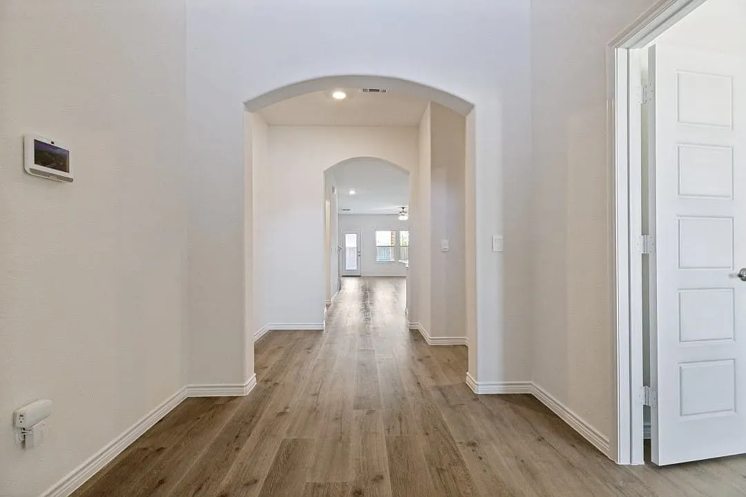 4 bed, 2.5 bath, 2705 sqft, $2,950 — Photo 3