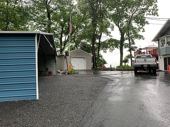 3rd image of 328 Valley View Dr N