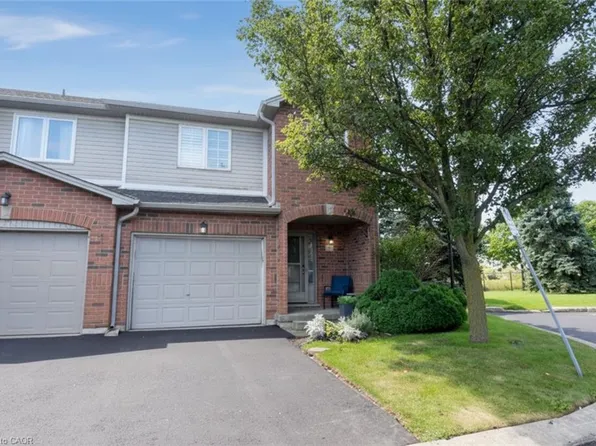 800 Paramount Dr #56, Hamilton, ON L8J 3V8