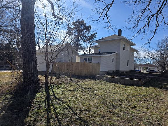 4th image of 1502 N Grant Avenue