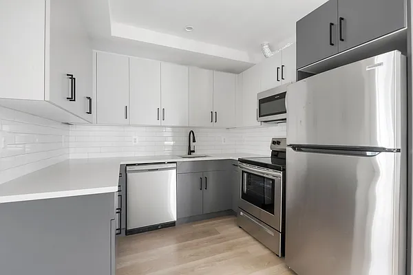 Rented by Bohemia Realty Group | media 13