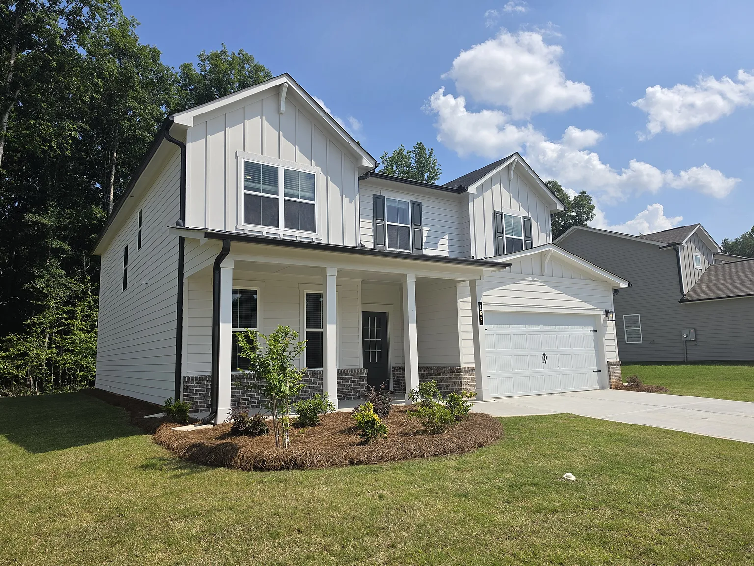 5 bed, 3021 sqft, $2,700 — Photo 2