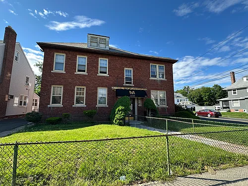 305 Main St Photo 1