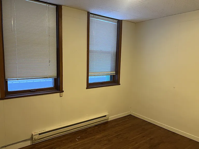 406 N Broadway Dr — Photo 10