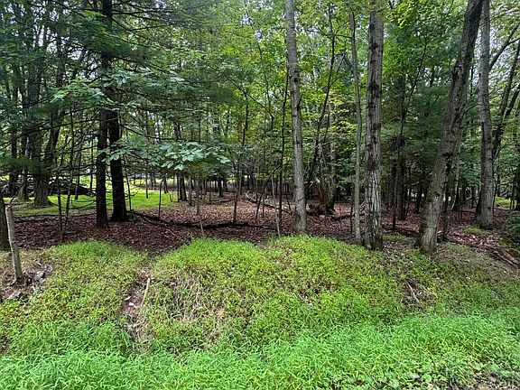 3rd image of 306 Lake Dr #306