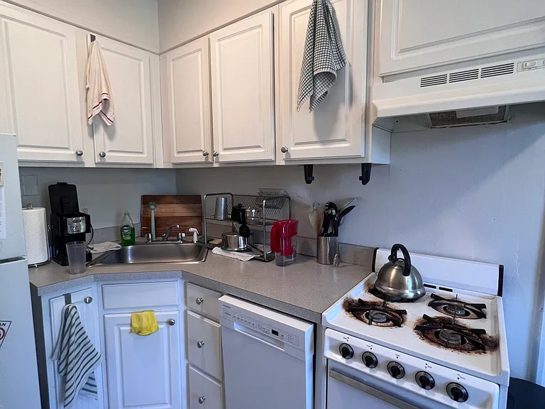 15 Langdon St #2 — Photo 8