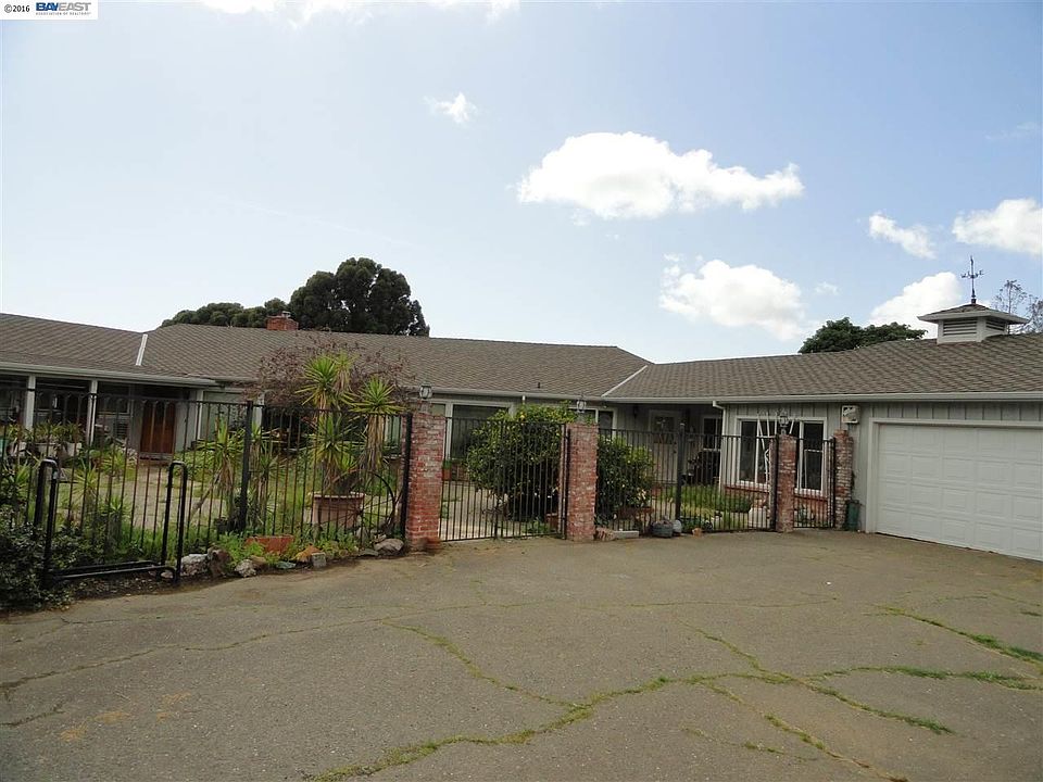 1st image of 26795 Fairview Ave