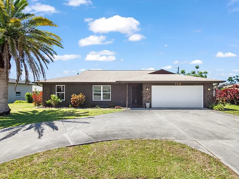 710 Beverly Rd — Photo 1