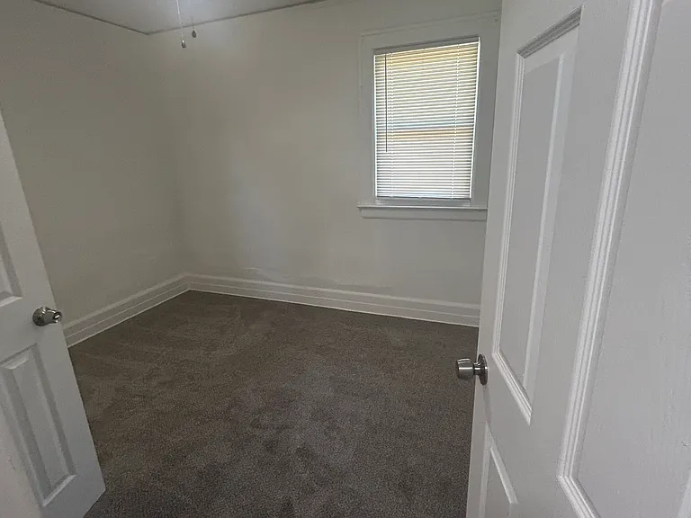 13256 Strathmoor St — Photo 6