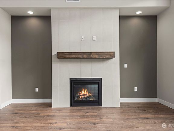 3rd image of 2024 142nd Street Ct S #5