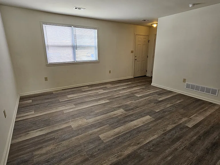 148 E Plover Dr — Photo 2