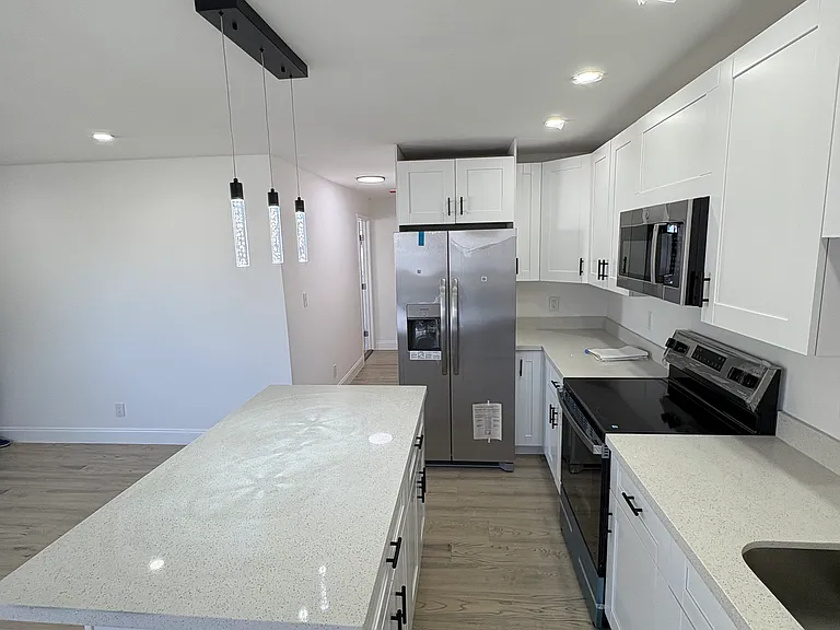 2572 NW 20th St #A — Photo 18