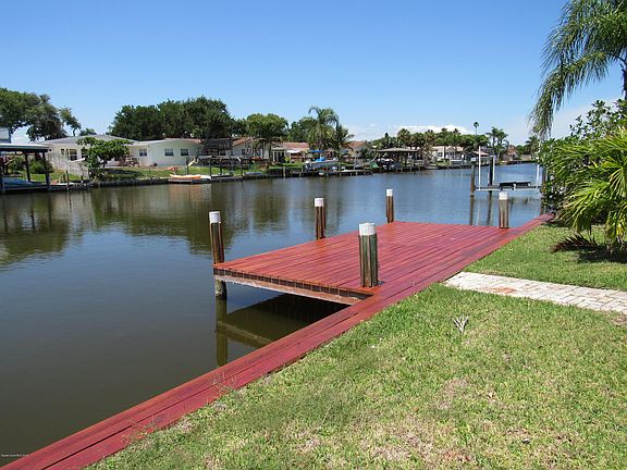 3rd image of 47 Yacht Haven Dr