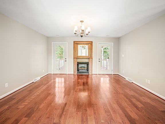 5th image of 120 Hunting Ln