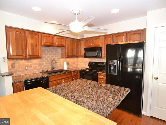 5th image of 311 Broad Meadow Dr