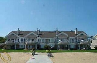 3rd image of 6040 Pine Lake Club Dr APT 19