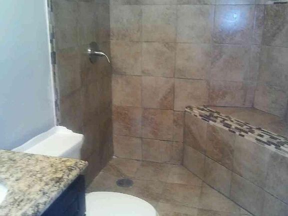Master shower with seat !