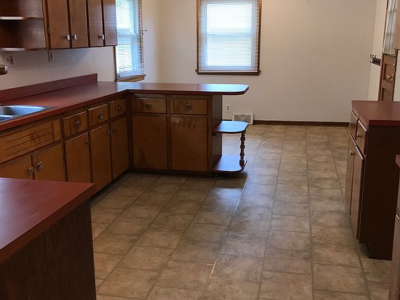 2nd image of 870 Georgia Ave