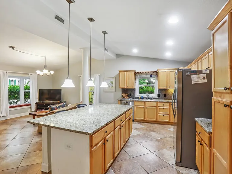 112 Riverview Dr — Photo 28