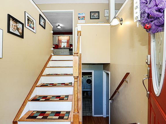 4th image of 512 Charles Rd