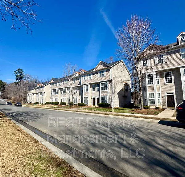 8130 Kings Creek Dr — Photo 40