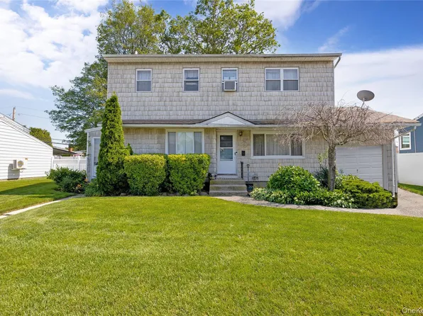 114 Washington Street, Farmingdale, NY 11735