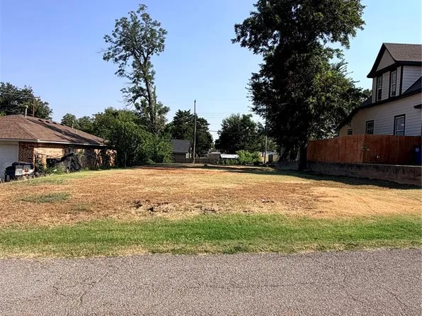 1005 W London Avenue, El Reno, OK 73036