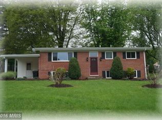 6208 Long Meadow Dr, Sykesville, MD 21784
