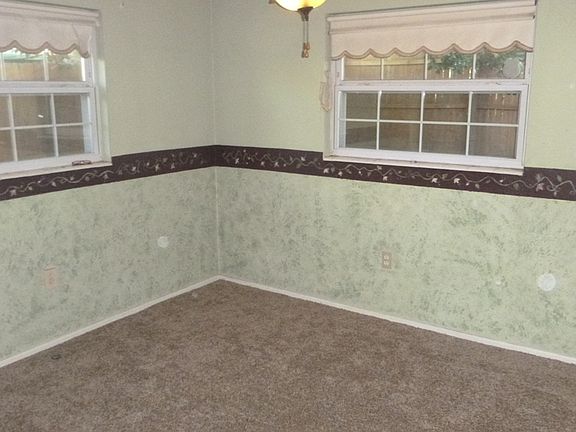 3rd image of 5627 Elkhorn Blvd