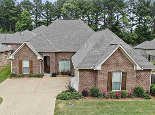117 Meadowcreek Dr, Brandon, MS 39042