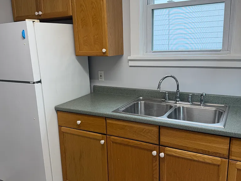 302 East Ave #1 — Photo 1