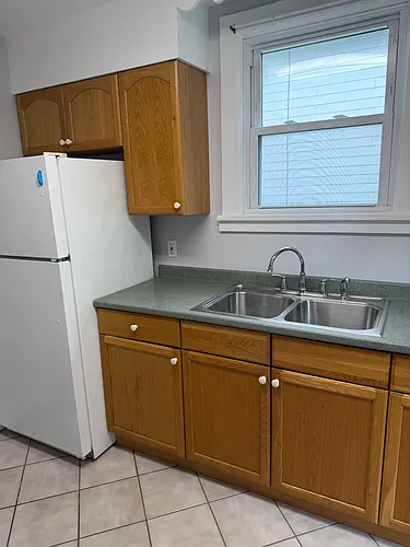 302 East Ave #1 Photo 1