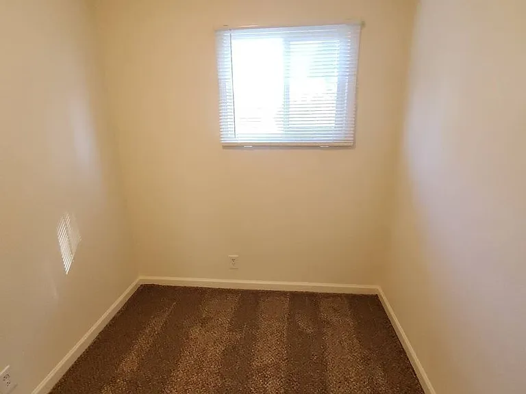 7865 Valley Rd NE #16 — Photo 10