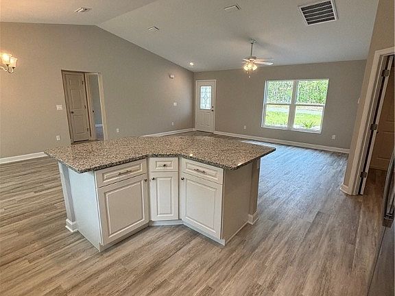 3rd image of 5825 N Claremont Dr