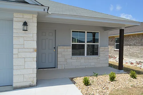 1826 Castroville Tr Photo 1