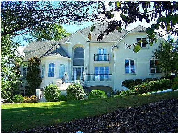 2nd image of 2013 Lake Heather Dr