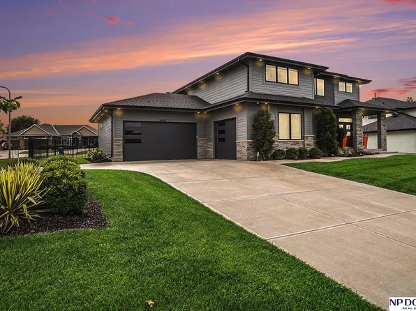 16403 Craig Ave, Bennington, NE 68007