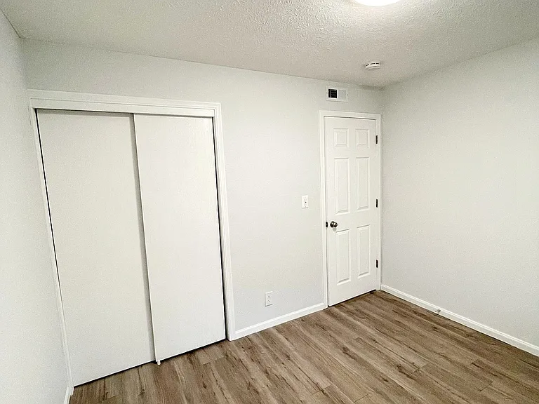 4915 Huntington Ave #6 — Photo 16